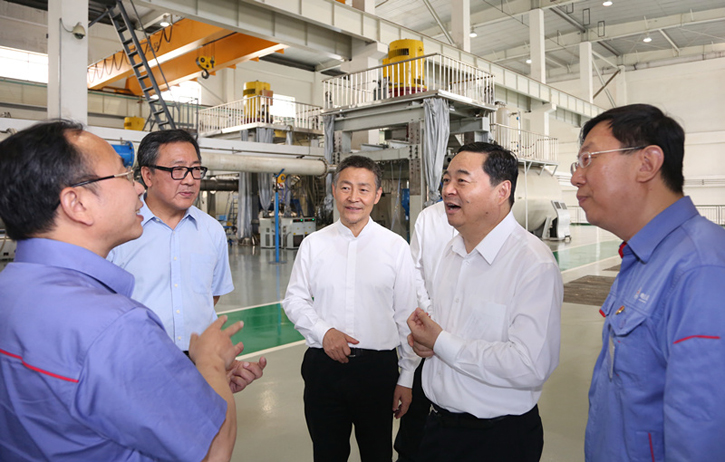 郝鹏与九游会J9集团一线科技职员深入交流